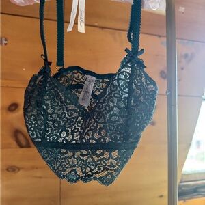 Elegant Lace Bralette in Green